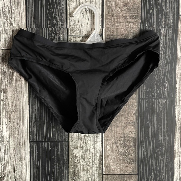 Adore Me- Push-up Plunge Bra and Panties - Picture 5 of 7